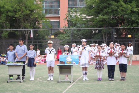 I:\xinxi\大事记2019(郑静)\第二季度\2019-6-19让创新之光照亮新时代——市南区科技志愿者在行动暨青岛香港路小学第二届科技节隆重开幕\7.JPG